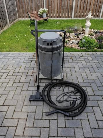 Te koop bouw / water/ stofzuiger zeer goed werkend beschikbaar voor biedingen