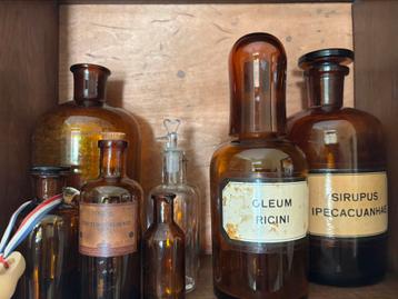 Oude apothekersflesjes – authentiek & decoratief! beschikbaar voor biedingen
