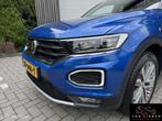 Volkswagen T-Roc 1.5 TSI DSG Sport|PANO|NAP! Vol optie's., 4 cilinders, Blauw, Bedrijf, 19 km/l