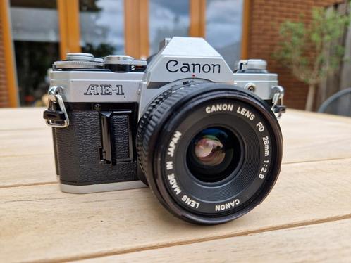 Canon AE-1 + Canon 28mm f/2.8 | Inclusief extra lenzen, Audio, Tv en Foto, Fotocamera's Analoog, Gebruikt, Spiegelreflex, Canon