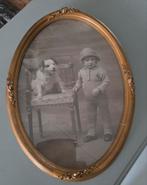 Ovale Brocante Oude Franse lijst met foto kind met hond, Ophalen of Verzenden