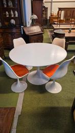ORIGINELE Knoll Tulip tafel met 4 Eero saarinen stoelen, Ophalen
