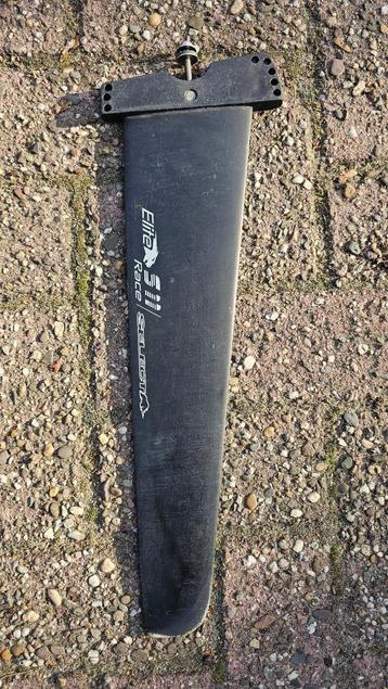 Diverse windsurf vinnen power box beschikbaar voor biedingen