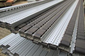 Rollenrails doorrolstelling 306 cm. Gebruikt rollenbaan