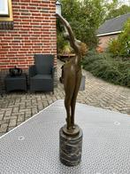 Bronzen sculptuur van een Naakte Dame, armen in de lucht, Ophalen of Verzenden, Brons