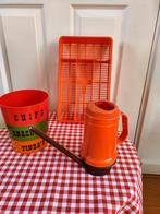 Retro Vintage gieter en bestekbak oranje en snackschaaltjes, Verzamelen, Retro, Ophalen of Verzenden, Huis en Inrichting