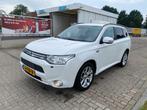 Mitsubishi Outlander 2.0 PHEV Instyle+, Zwart, 4 cilinders, Wit, Stoelverwarming