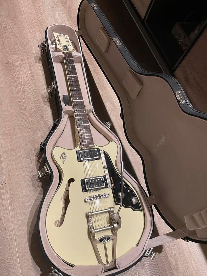 Duesenberg Fullerton White TV Semi-Hollow + Hardcase, Muziek en Instrumenten, Snaarinstrumenten | Gitaren | Elektrisch, Gebruikt