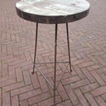 Handige bijzettafel | Vintage groen hout beschikbaar voor biedingen
