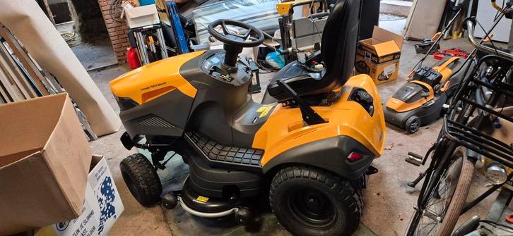 Stiga 7108W Special Zitmaaier met Honda motor., Tuin en Terras, Zitmaaiers, Zo goed als nieuw, 90 tot 120 cm, Elektrische starter