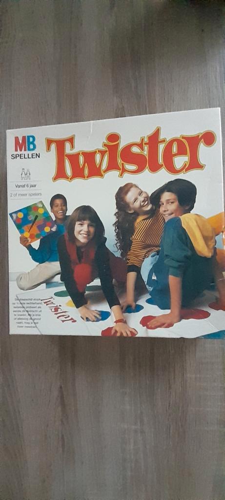 Twister bordspel MB Spellen - Nette staat!, Hobby en Vrije tijd, Gezelschapsspellen | Bordspellen, Gebruikt, Drie of vier spelers
