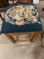 Geborduurde stoel kruk voetenbank pianokruk, Ophalen of Verzenden, Rechthoekig