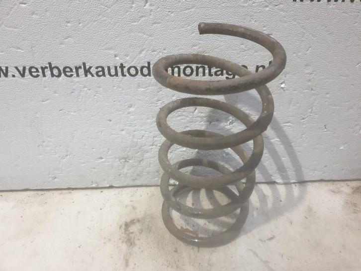 Schroefveer Achter Volvo V70 (SW) (2004-04/2007-08), Auto-onderdelen, Ophanging en Onderstel, Volvo, Gebruikt