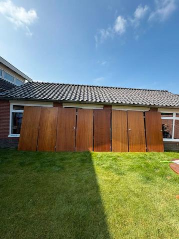 Authentieke oude binnen deuren beschikbaar voor biedingen