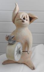 Sierlijk beeldje van varkentje dat maakt muziek met een trom, Ophalen, Gebruikt