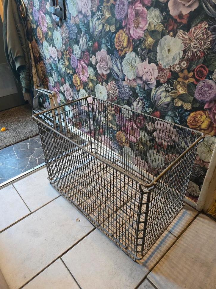 Grote industriële ijzeren mand, Antiek en Kunst, Curiosa en Brocante, Ophalen of Verzenden