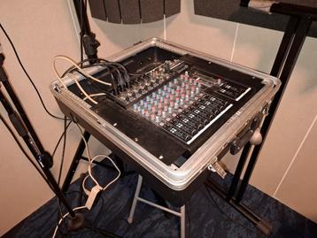 Devine Mixdesk 1002FX-Mp 10 kanaals mixer + Flightcase beschikbaar voor biedingen