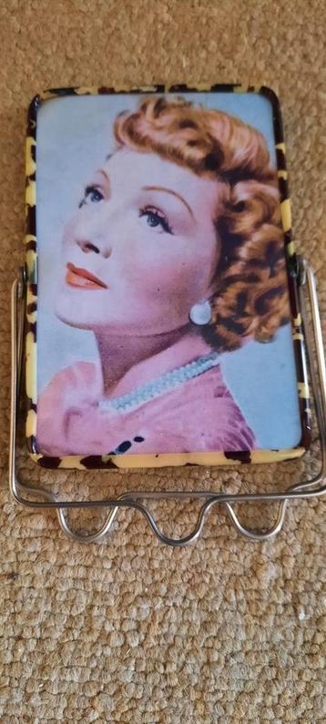 spiegel voor in handtas met afbeelding vrouw beschikbaar voor biedingen