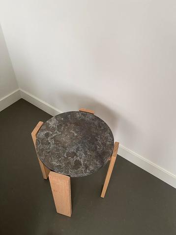 Bijzettafel Marmer Blad Zwart & FSC Hout beschikbaar voor biedingen