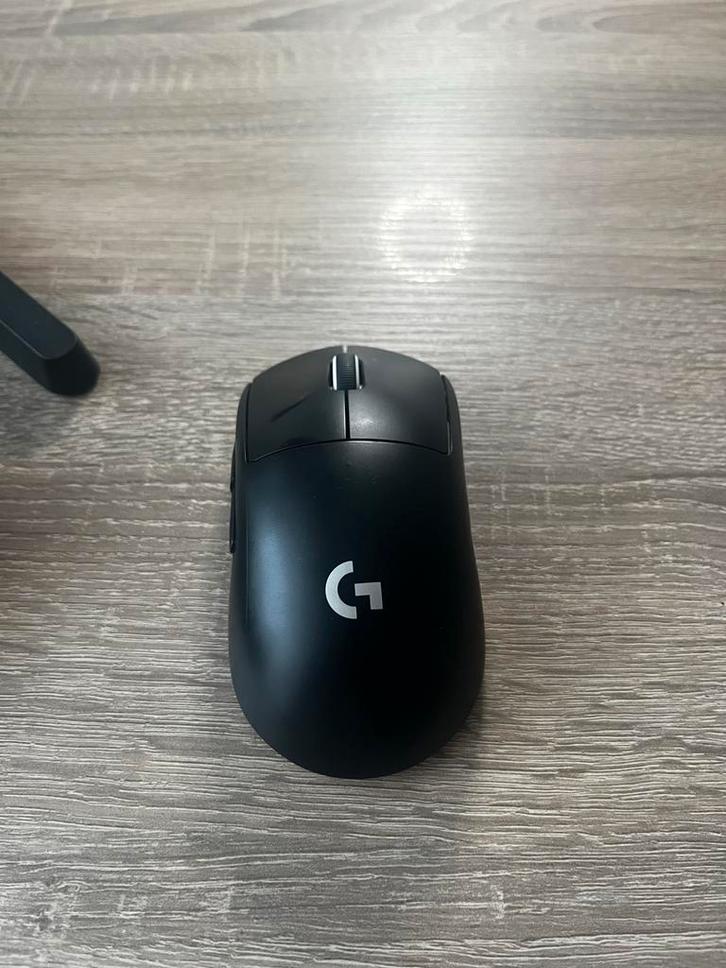 Logitech G Pro Superlight met glas skates, Computers en Software, Muizen, Gebruikt, Muis, Rechtshandig, Draadloos, Gaming muis