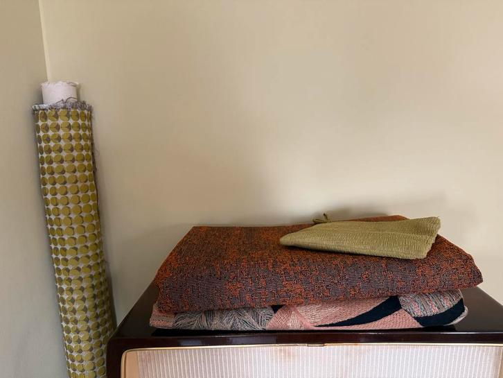 Kwaliteits meubelstof Kvadrat oranje grijs, Hobby en Vrije tijd, Stoffen en Lappen, Ophalen of Verzenden