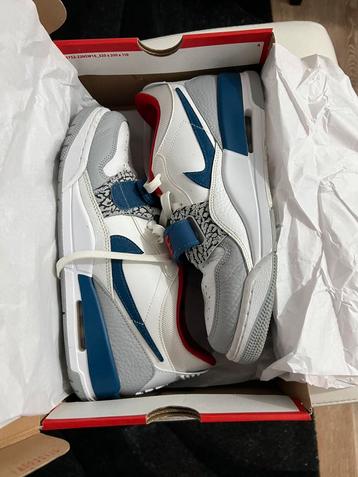 Schoenen Nike 42 beschikbaar voor biedingen