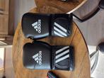 Bokshandschoenen en kickboks scheenbeschermers, Sport en Fitness, Vechtsporten en Zelfverdediging, Ophalen, Zo goed als nieuw