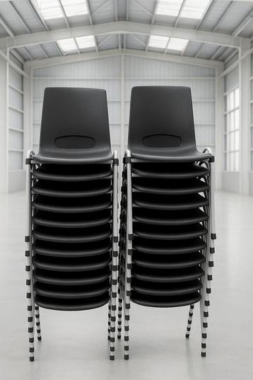 Nieuwe antraciete stapelstoelen kuipstoelen kantinestoelen beschikbaar voor biedingen