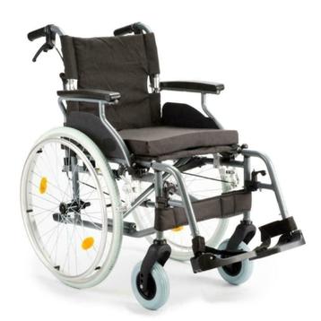 Rolstoel M5 Multimotion, met deelbare rugleuning beschikbaar voor biedingen