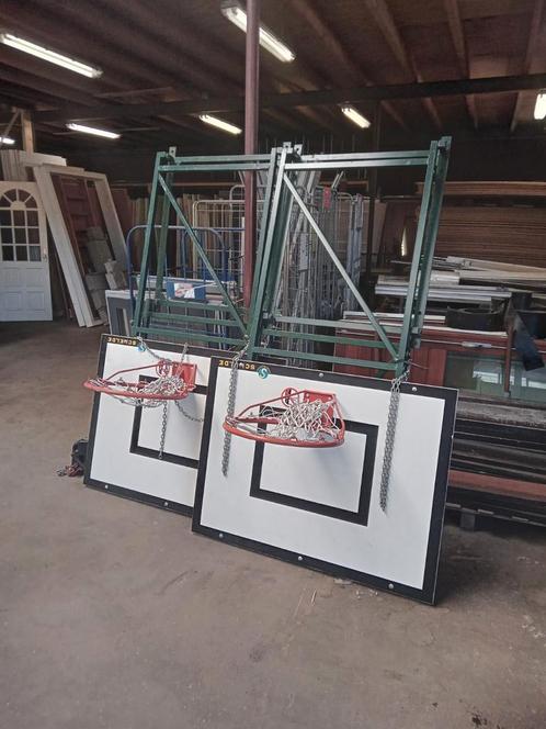 2 mooie baskets, met motor en toebehoren prijs per stuk., Sport en Fitness, Overige Sport en Fitness, Gebruikt, Ophalen