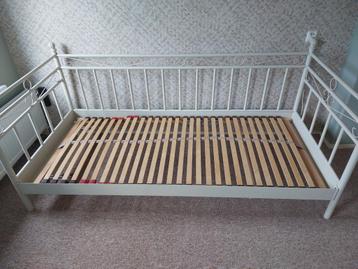 Metalen bed