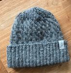 Geen tijd om zelf een heerlijke wollen muts te breien ?, Ophalen of Verzenden, Nieuw, Breien, Wol of Garen