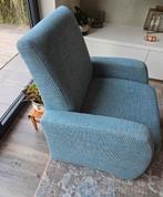 Stijlvolle lichtblauwe fauteuil., Huis en Inrichting, Fauteuils, Stof, Ophalen of Verzenden, Zo goed als nieuw, Modern