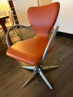 Kapperstoel - Oranje Design, Antiek en Kunst, Antiek | Meubels | Stoelen en Banken, Ophalen of Verzenden