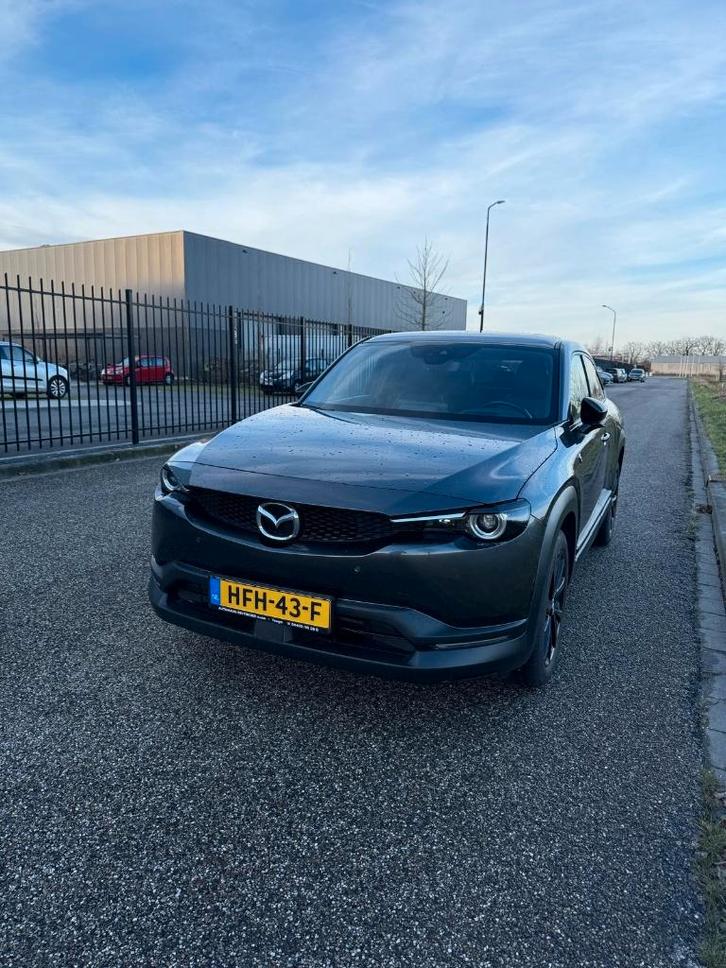 Mazda MX-30 E-skyactiv R-ev 170pk Aut 2023 Grijs, Auto's, Mazda, Bedrijf, MX-30, 360° camera, ABS, Achteruitrijcamera, Adaptieve lichten