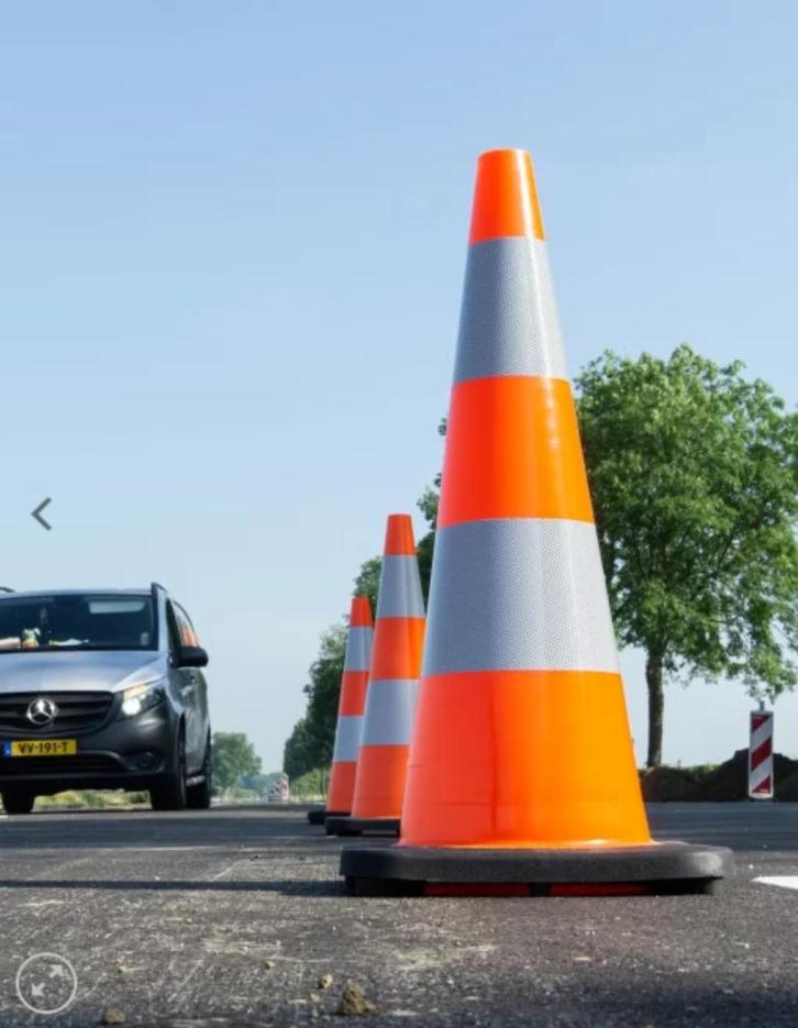 Verkeerskegel/ pion 75 cm hoog, nieuw, Doe-het-zelf en Verbouw, Overige Doe-het-zelf en Verbouw, Nieuw, Ophalen of Verzenden