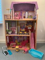 Kidkraft poppenhuis compleet met meubels, Ophalen, Zo goed als nieuw, Poppenhuis