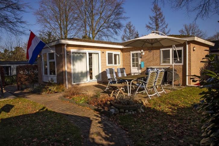 Chalet te huur (5 persoons) Veluwe. Ook te koop(huurgrond)., Caravans en Kamperen, Verhuur