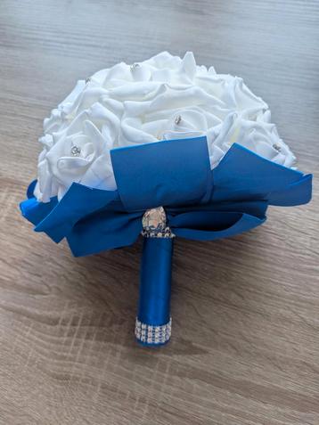 Prachtig Bruidsboeket - Wit & Blauw beschikbaar voor biedingen