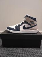 Air Jordan 1 mid maat 43 (grijs, blauw), Ophalen of Verzenden, Zo goed als nieuw, Overige kleuren