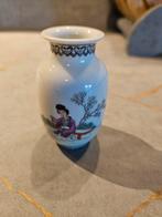 Vintage Chinees Vaasje met Handgeschilderde Decoratie, Ophalen of Verzenden