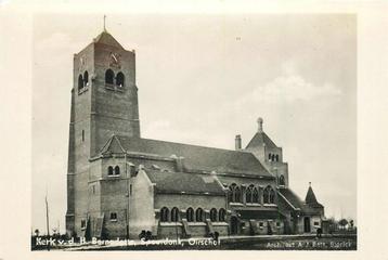 (701-141-039) Oirschot Kerk vd H Bernadette beschikbaar voor biedingen