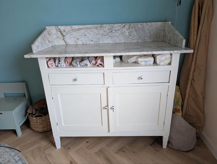 Mooie commode met marmeren blad, Kinderen en Baby's, Kinderkamer | Commodes en Kasten, Gebruikt, 90 tot 105 cm, 100 cm of meer