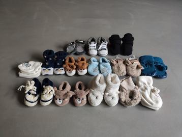 Pakket baby - mutsen - sloffen - schoenen - slab beschikbaar voor biedingen