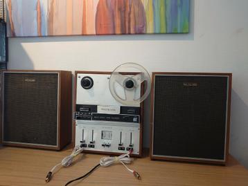 Bandrecorder met speakers. Weltklang beschikbaar voor biedingen