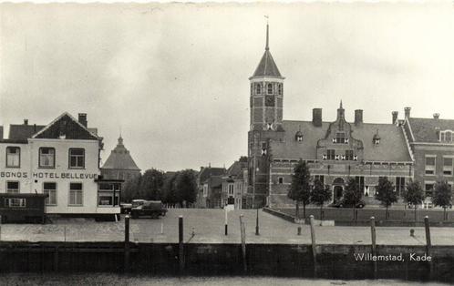 Willemstad, Kade - Bondshotel Bellevue - ongelopen, Verzamelen, Ansichtkaarten | Nederland, Ongelopen, Utrecht, 1920 tot 1940