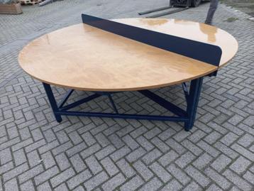 Ronde tafeltennistafel, ook als tafel te gebruiken beschikbaar voor biedingen