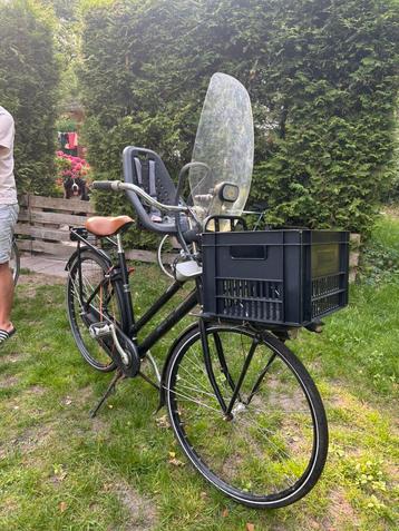 Fiets met mand & Yepp voorzitje – werkt goed beschikbaar voor biedingen