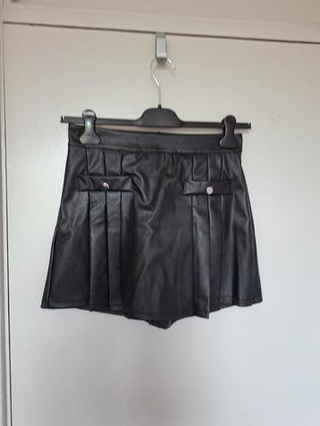 Short  beschikbaar voor biedingen
