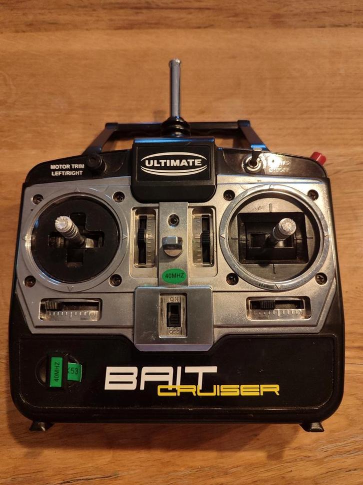 Bait Cruiser Ultimate Afstandsbediening 40MHz, Hobby en Vrije tijd, Modelbouw | Auto's en Voertuigen, Gebruikt, Overige typen